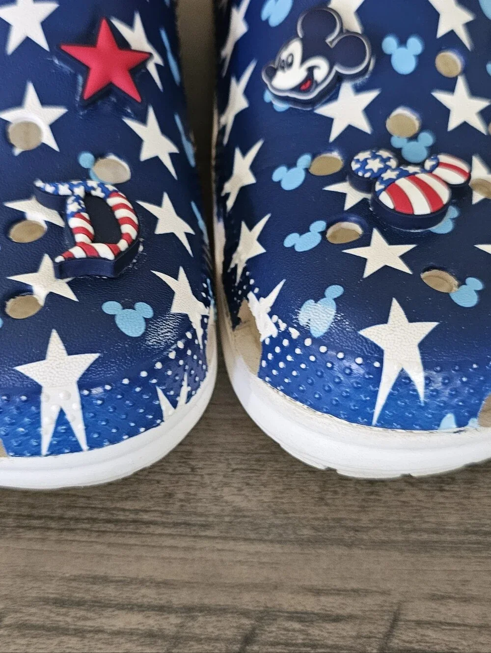CROCS Disney American Red Blue Star Mickey Clogs with Red Strap Men 8 Women 10